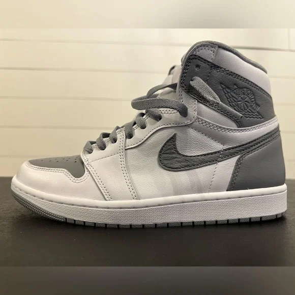 Air Jordan 1 Retro High OG - Stealth/White (9M/10.5W)